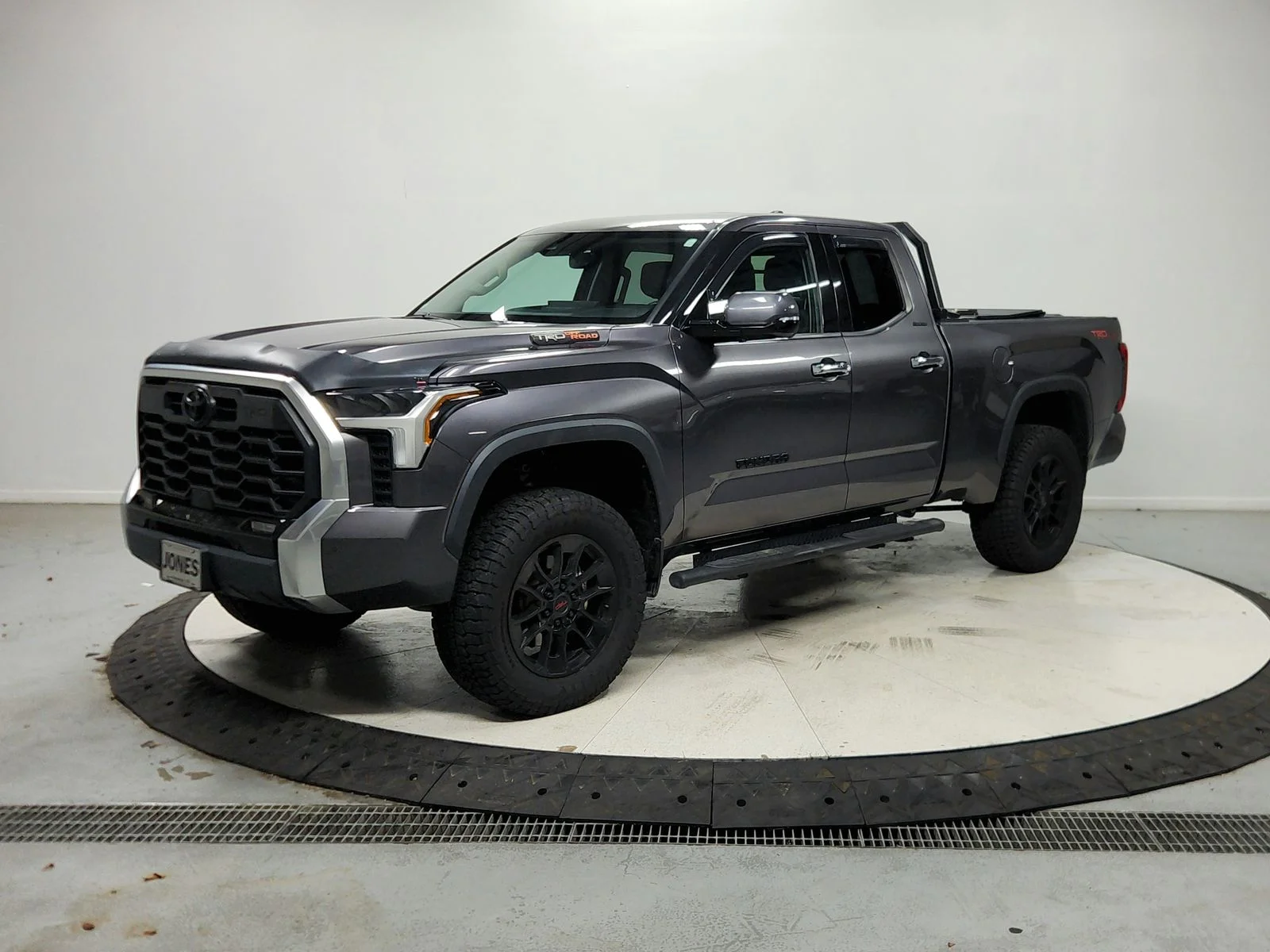 Used 2022 Gray Toyota Limited image 4
