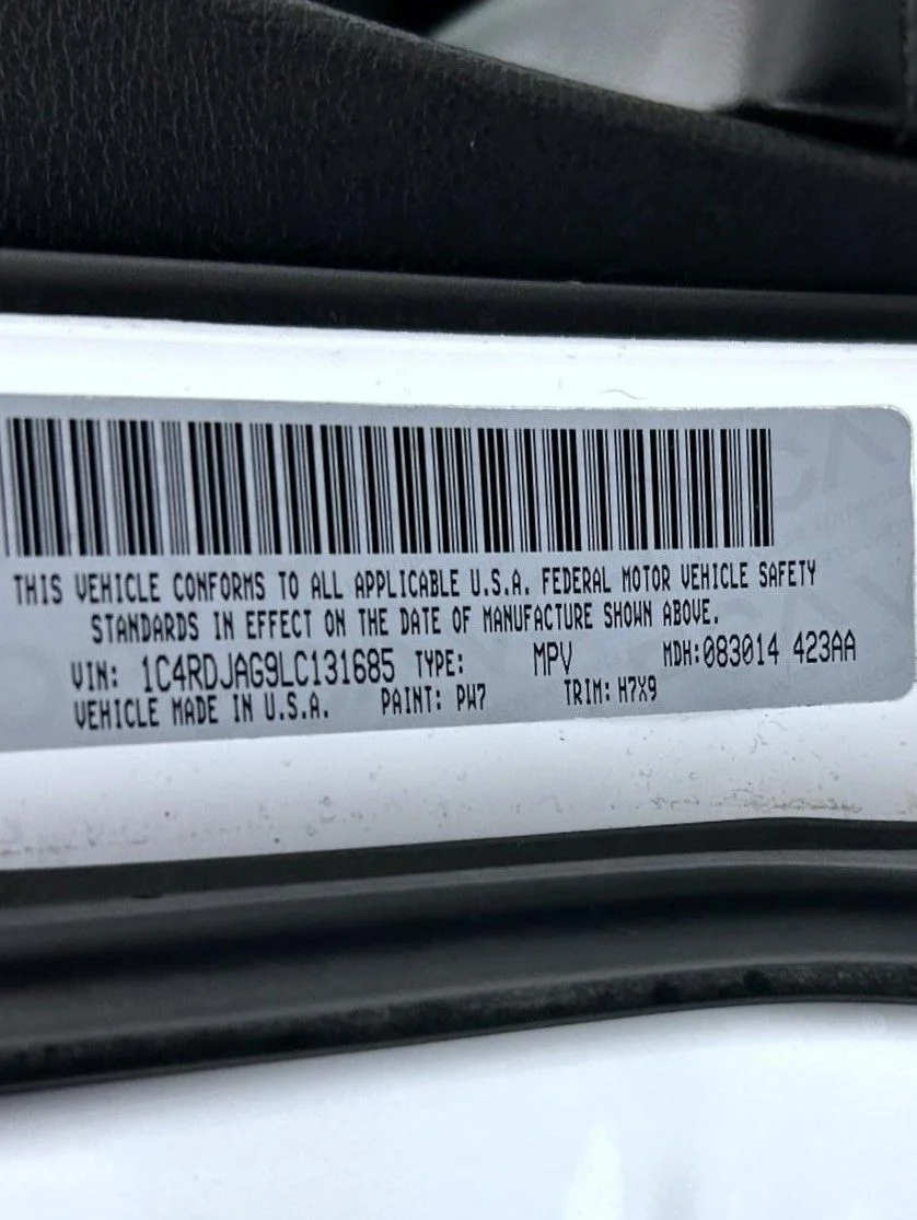 Used 2020 White Dodge SXT Plus image 28