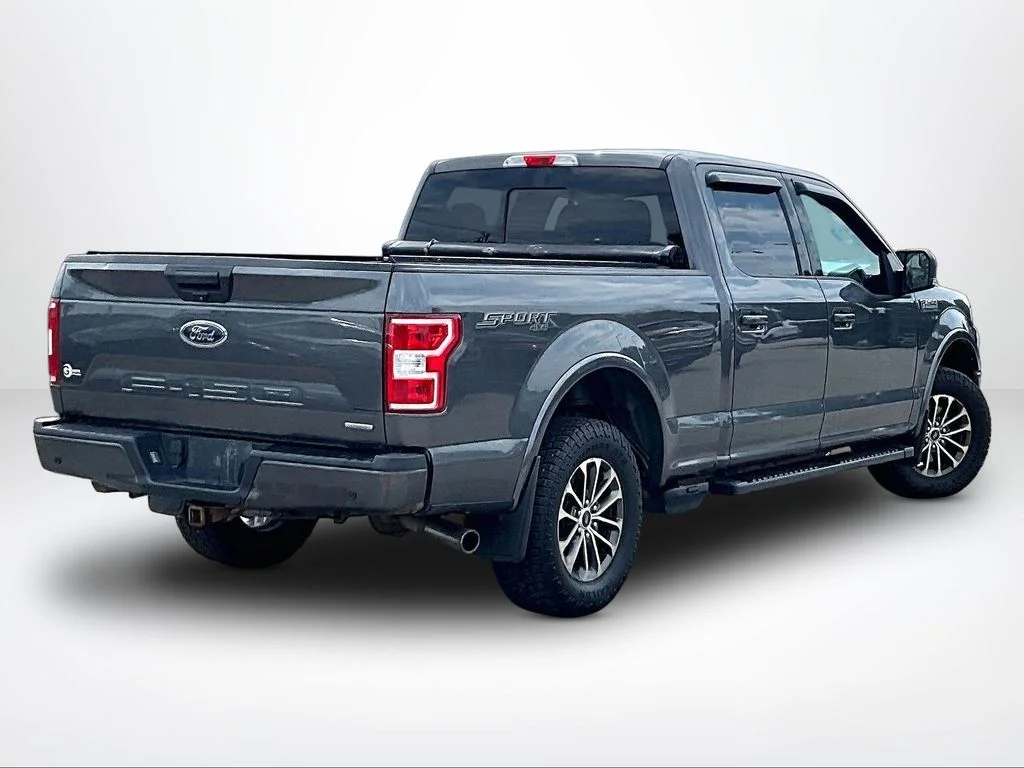 Used 2020 Gray Ford XLT image 3