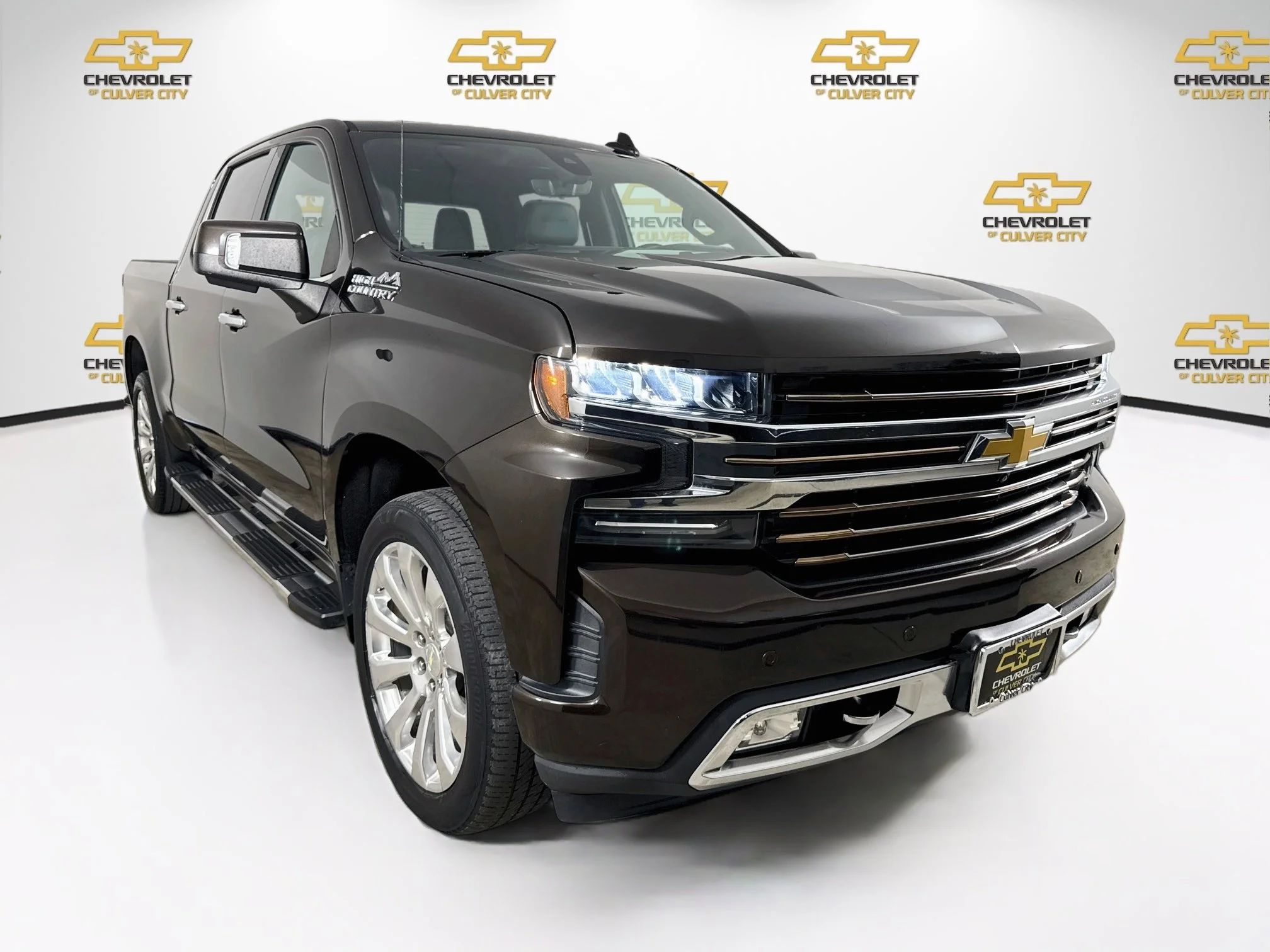 Used 2019 HAVANA BROWN METALLIC Chevrolet High Country image 1