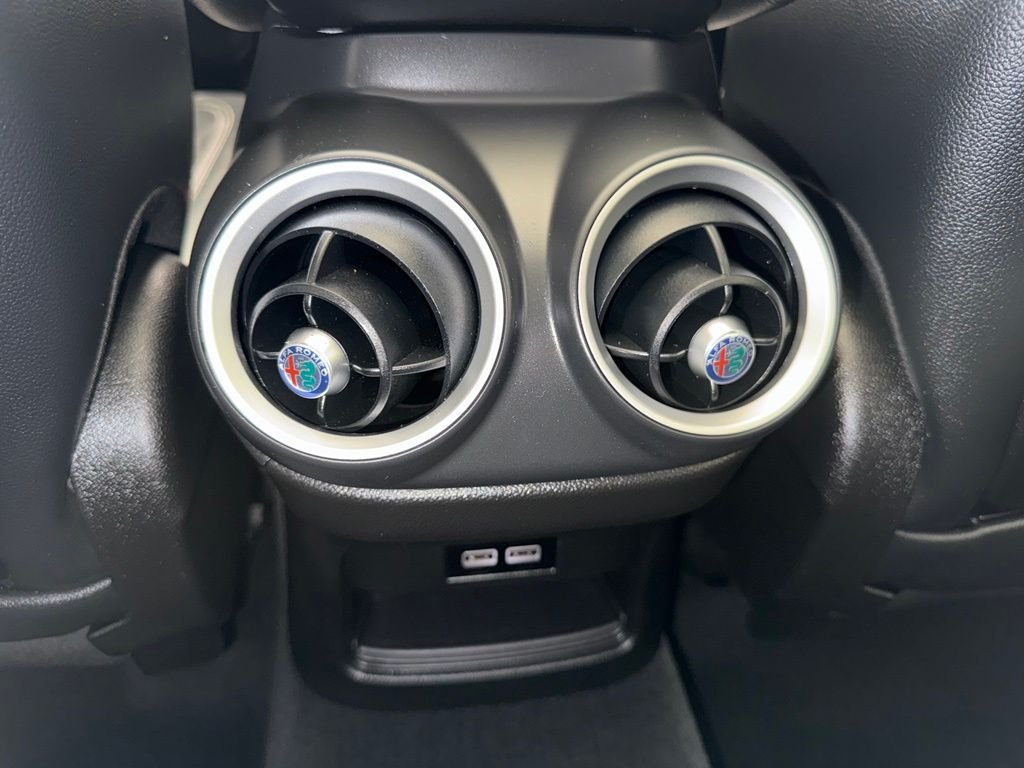 Used 2018 White Alfa Romeo Ti image 18