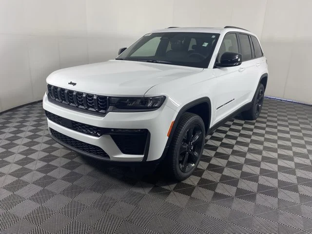 New 2026 Bright White Clear-Coat Exterior Paint Jeep Limited image 13