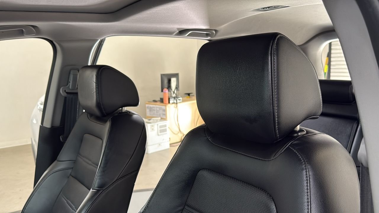 Used 2021 White Honda Touring image 13