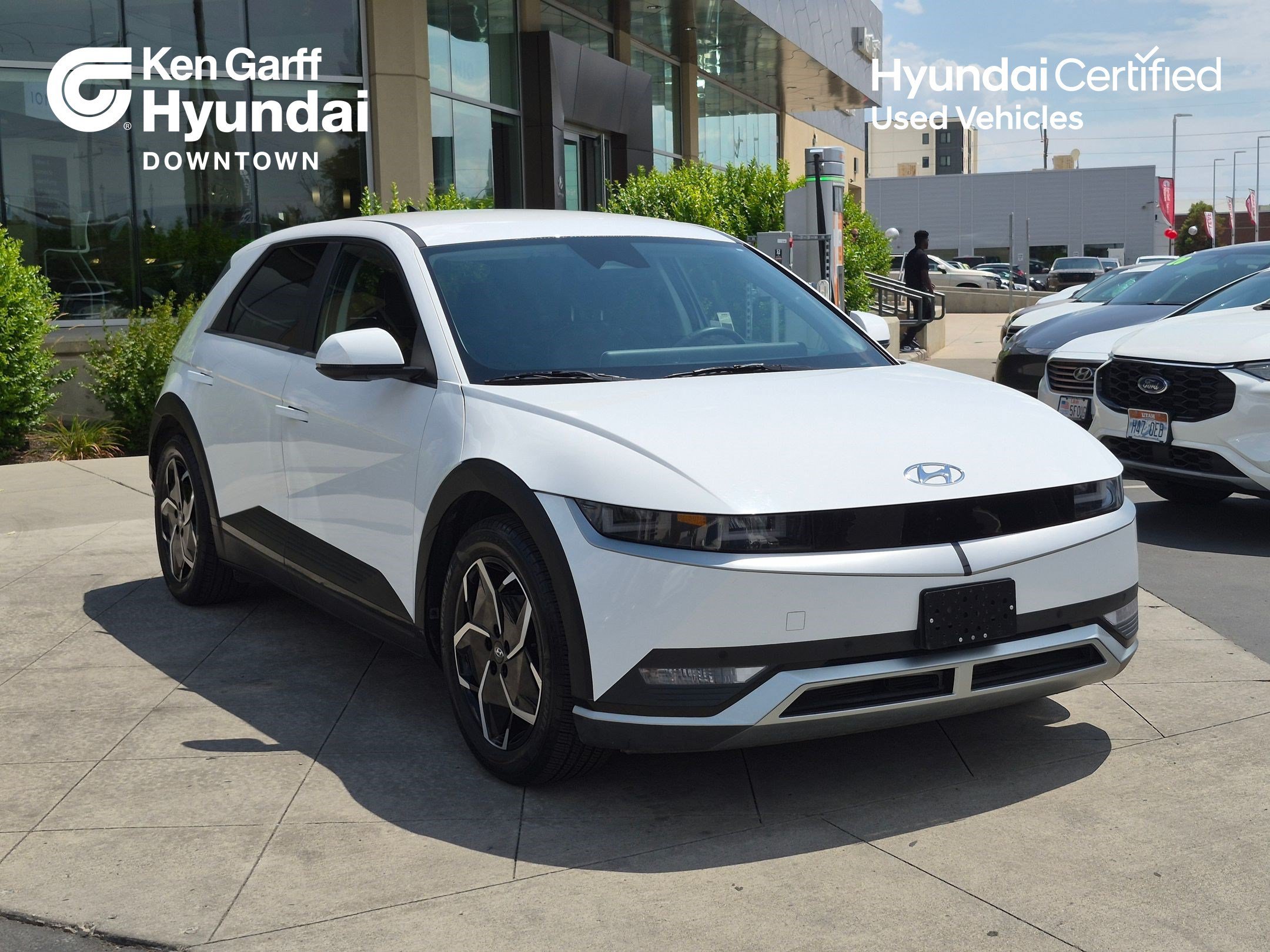 Certified Used 2023 Atlas White Hyundai SEL image 1