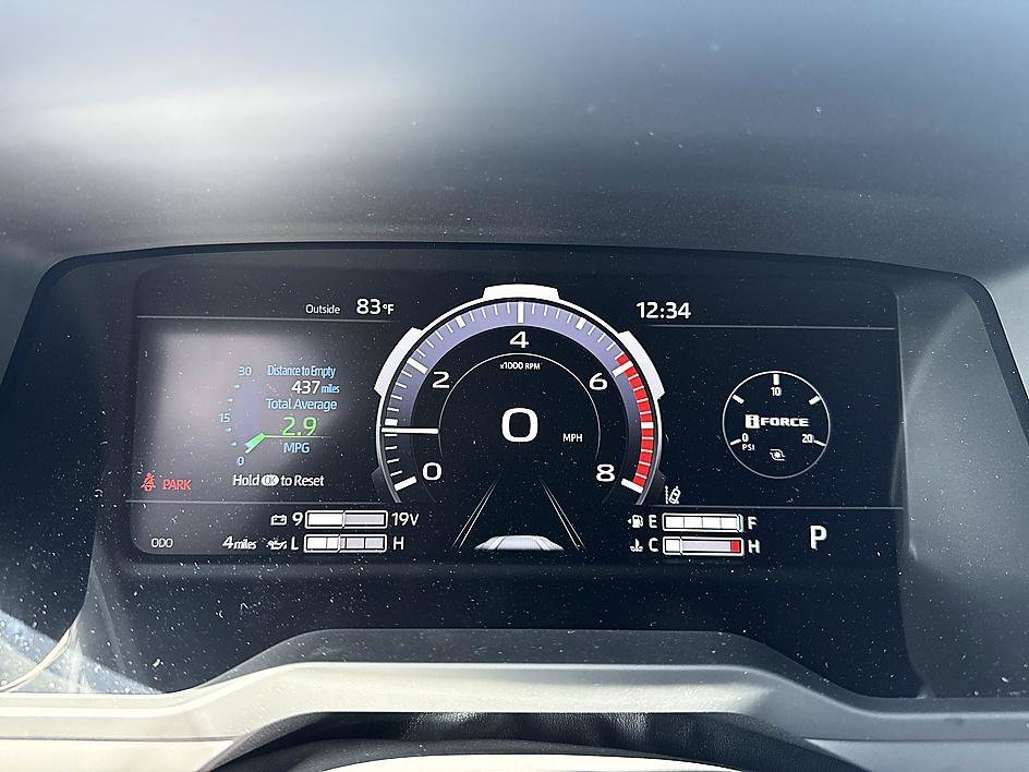 New 2026 Magnetic Gray Meta Toyota Platinum image 14