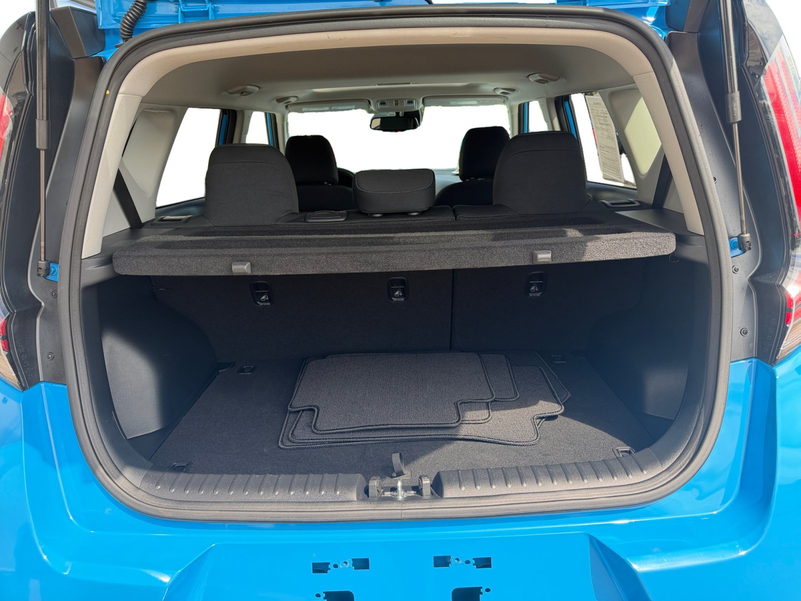 Used 2023 Surf Blue Kia EX image 39