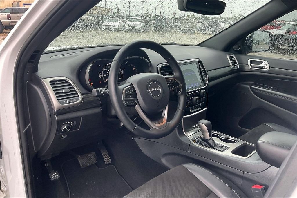 Used 2019 Bright White Clearcoat Jeep Altitude image 14