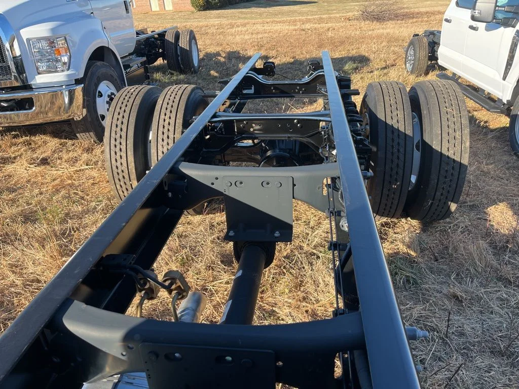 New 2025 Oxford White Ford F-750 SD Gas Straight Frame image 16