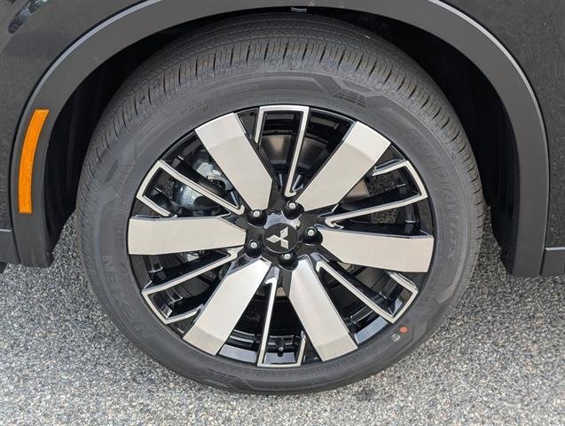 New 2026 Black Diamond Mitsubishi SE image 13