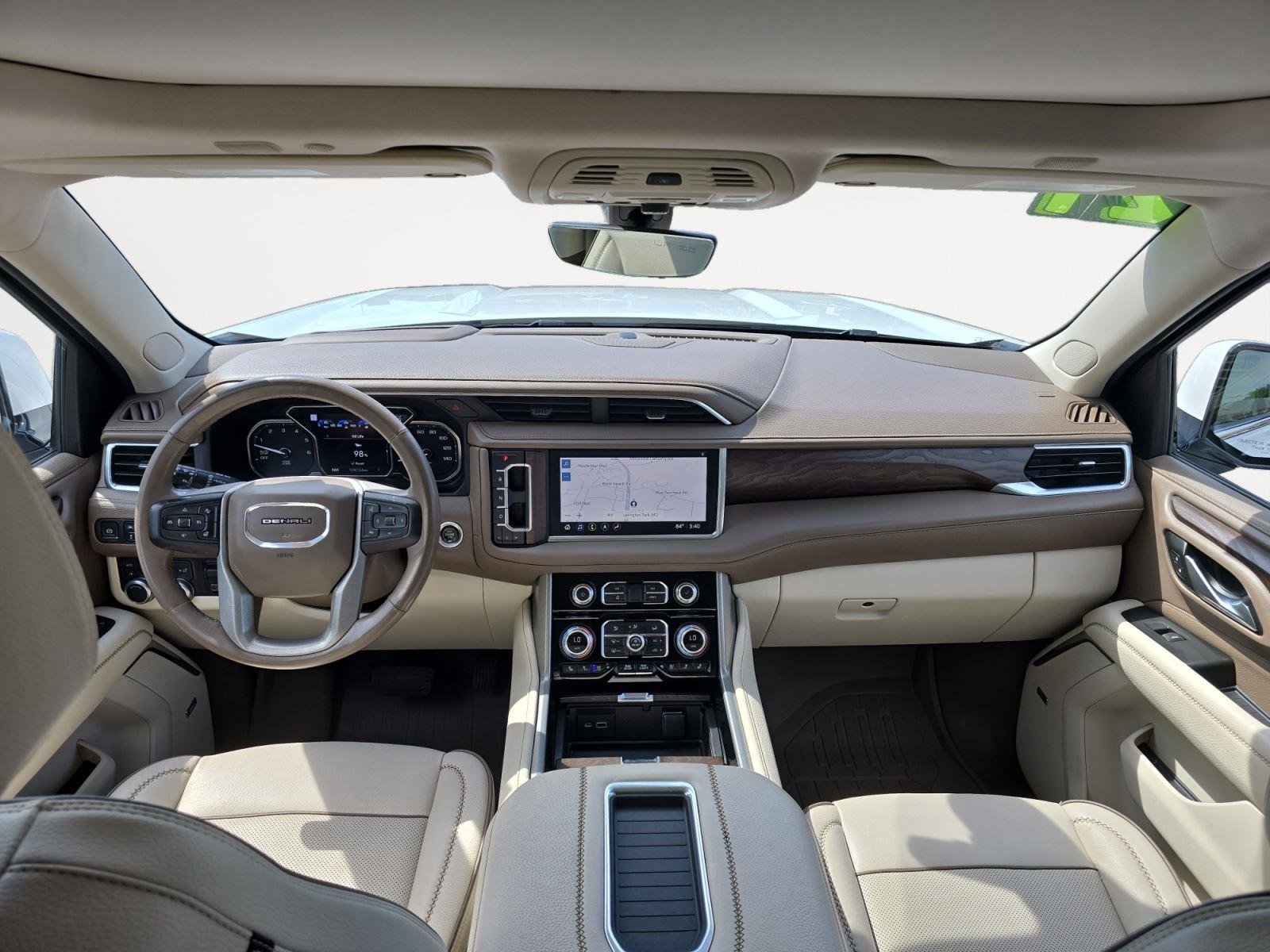 Used 2021 White Frost Tricoat GMC Denali image 16