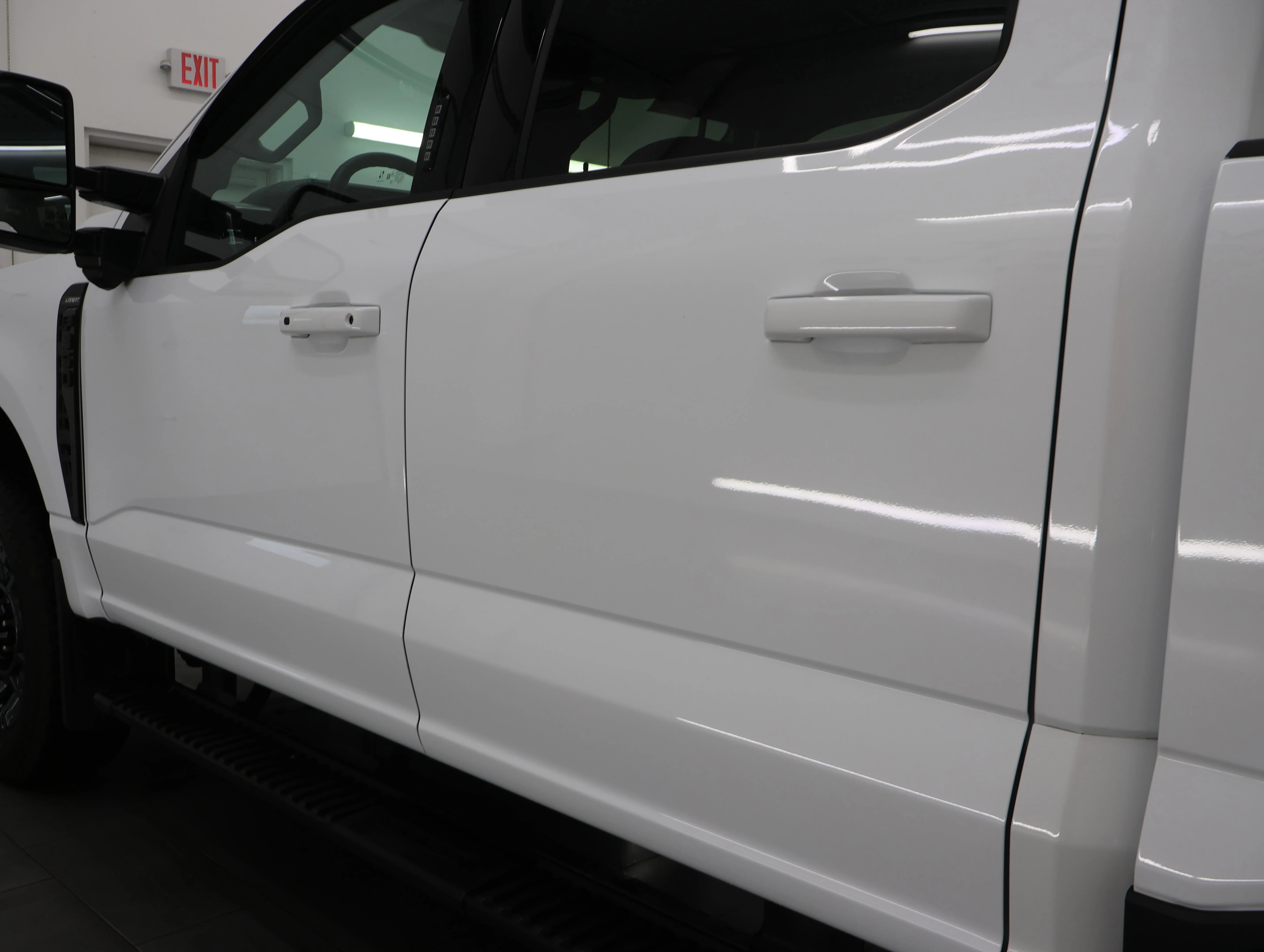 Used 2024 Oxford White Ford Lariat image 37