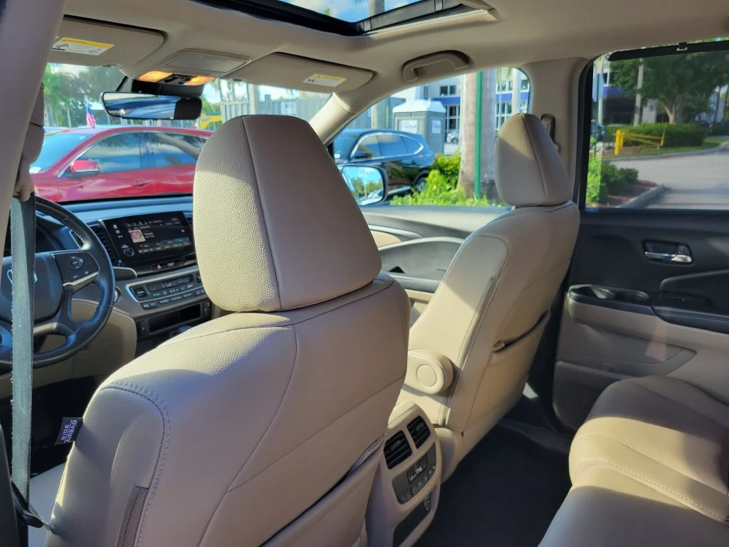 Used 2020 White Honda EX-L image 11
