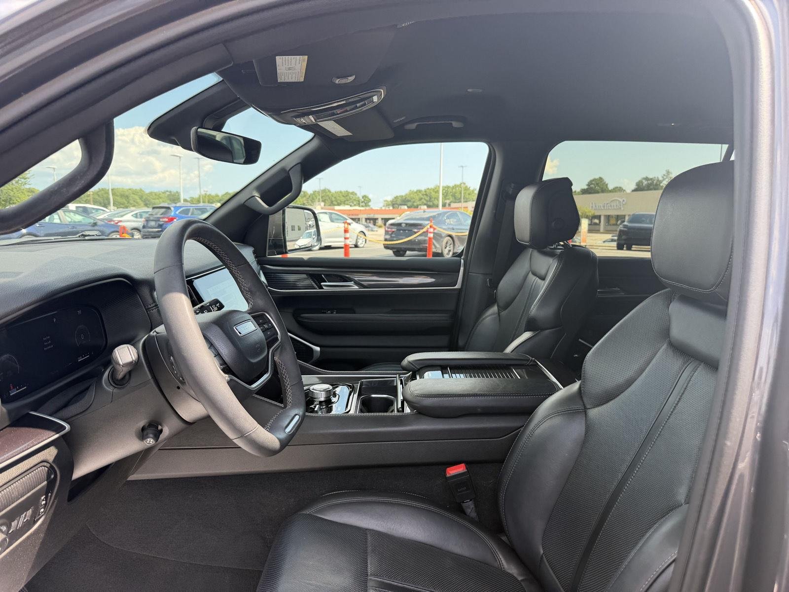 Used 2022 Baltic Gray Metallic Clearcoat Jeep Series I image 12