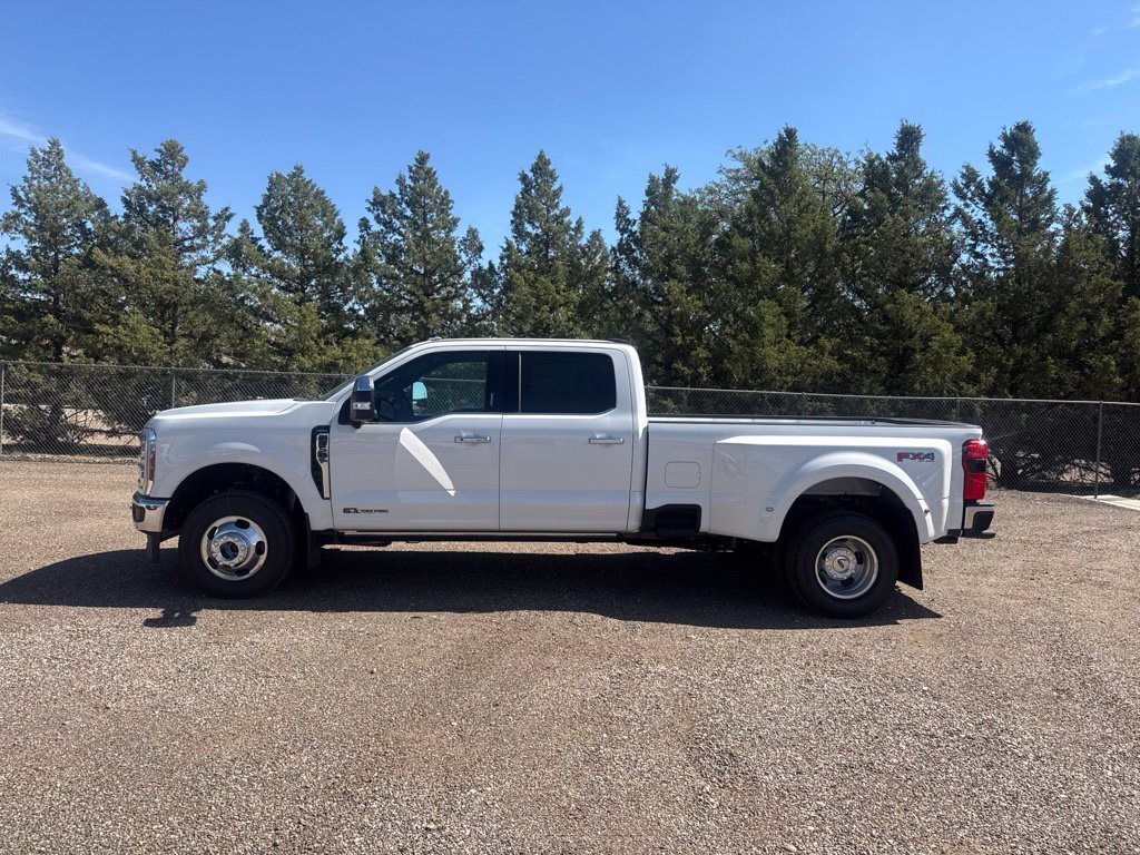 New 2026 Star White Metallic Tri-Coat Ford Lariat image 3