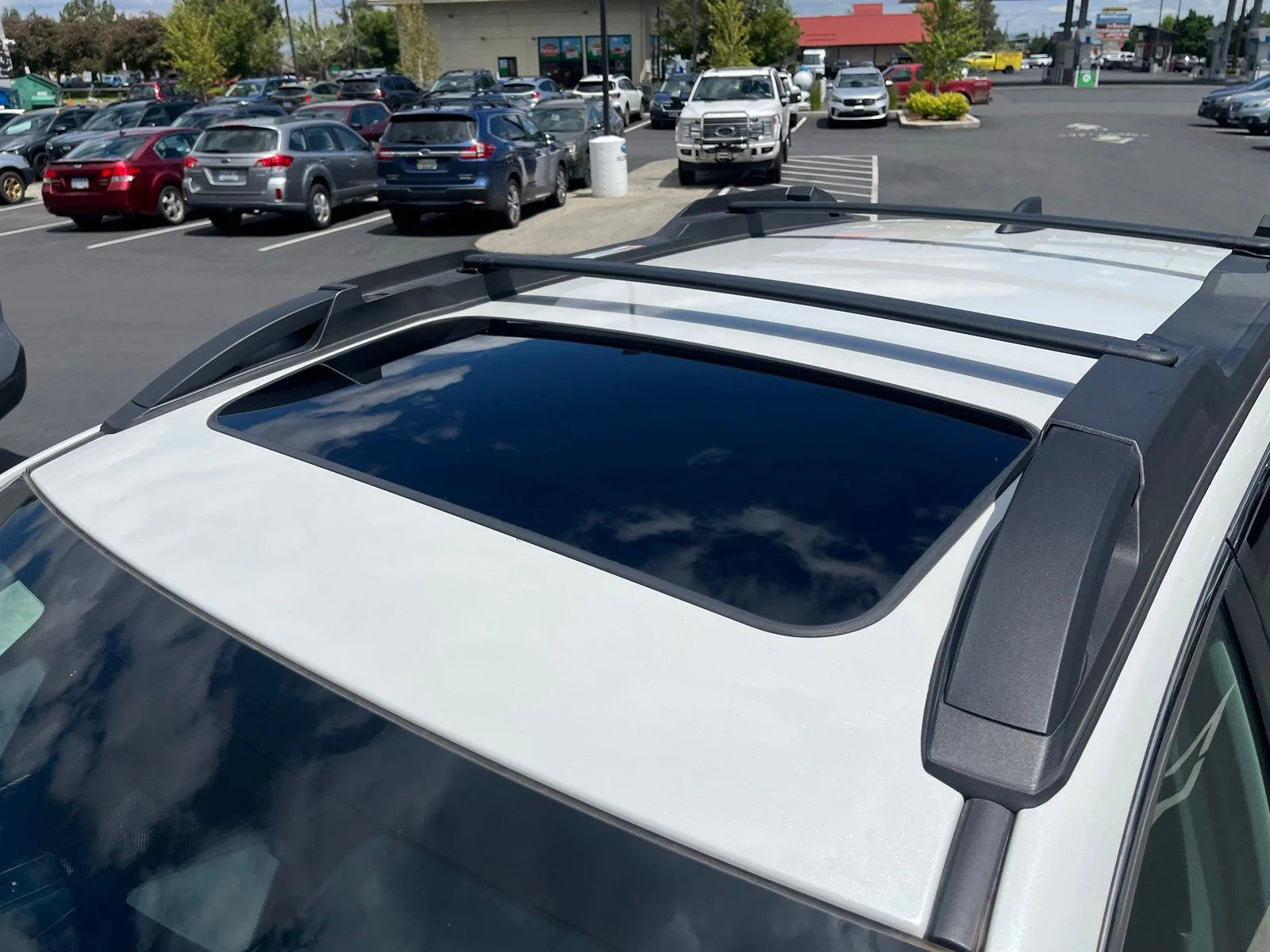 Used 2024 Crystal White Pearl Subaru Limited image 9