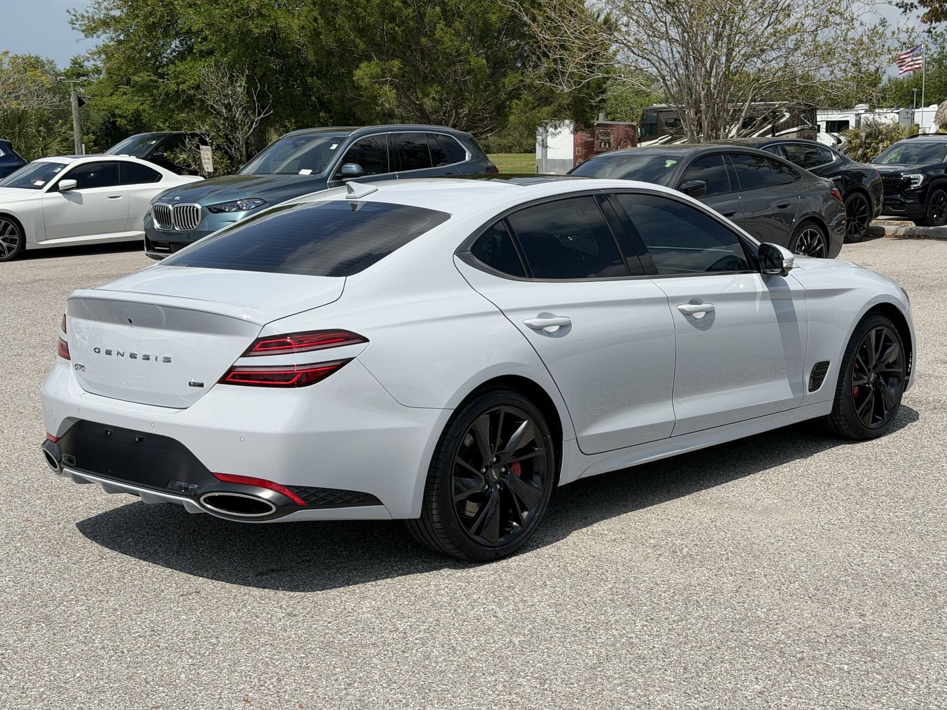 View vehicle photo 4