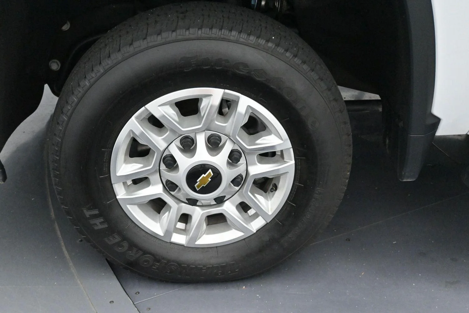 Used 2025 Summit White Chevrolet LT image 35