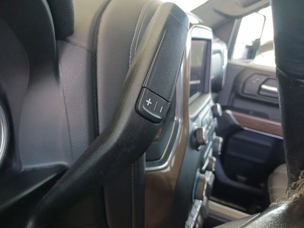 Used 2020 Shadow Gray Metallic Chevrolet High Country image 36