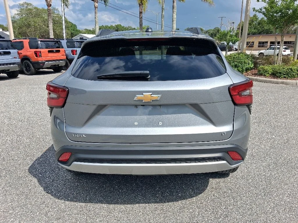 Used 2025 Gray Chevrolet LT image 6