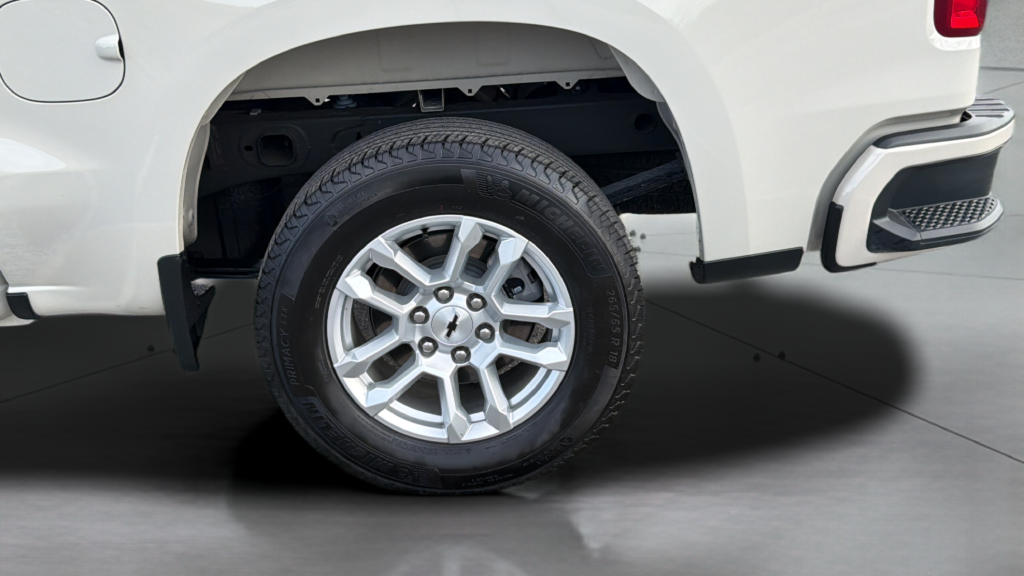 Used 2026 White Chevrolet RST image 16