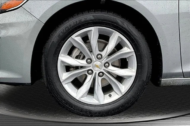 Used 2025 Gray Chevrolet LT image 33