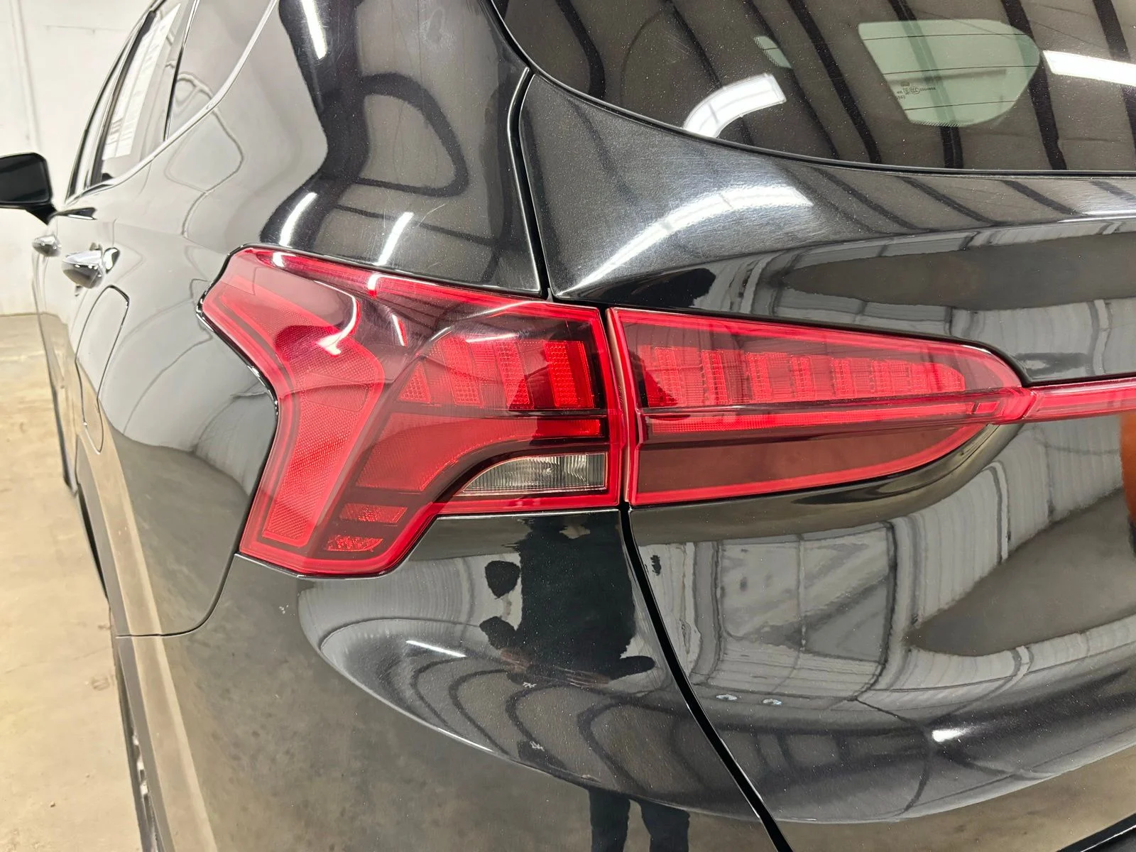 Used 2023 Black Hyundai SEL image 7
