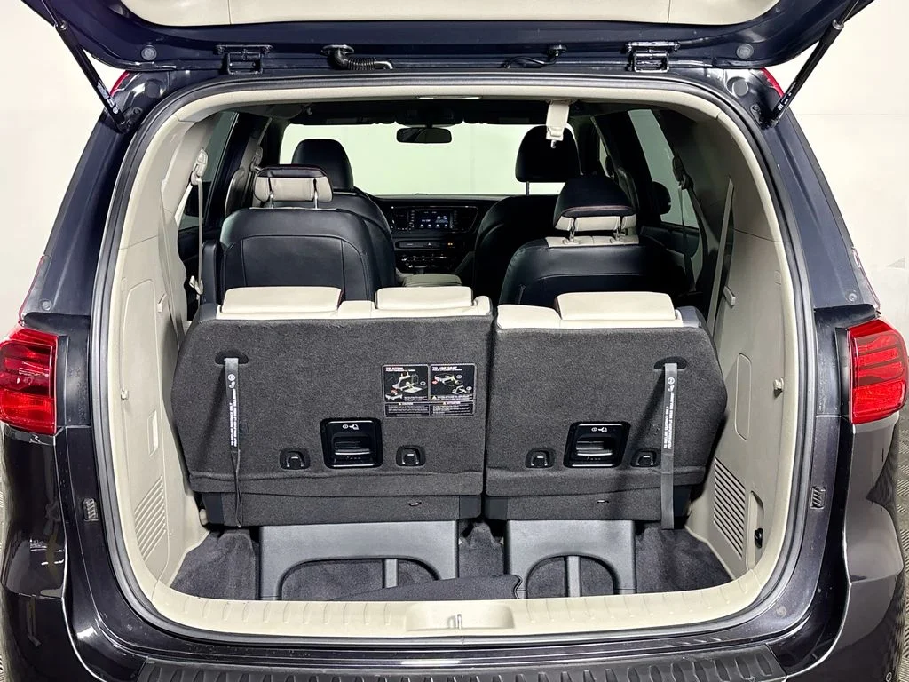 Used 2020 Gray Kia EX image 19