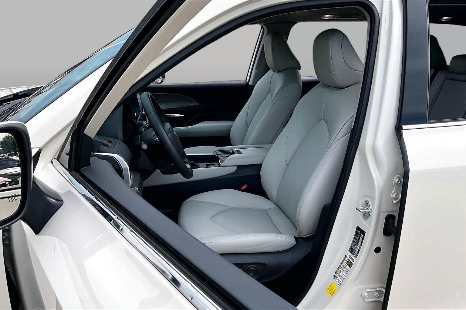 Used 2024 Coastal Cream Toyota XLE image 8