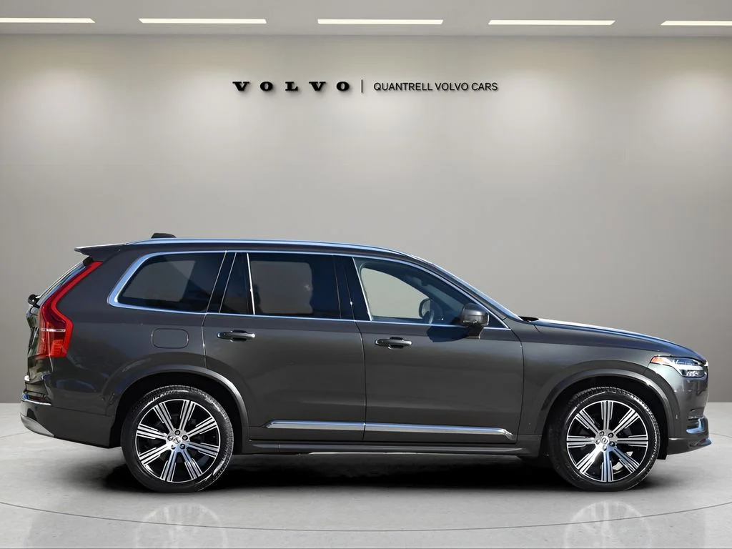 Used 2022 Pine Grey Metallic Volvo Inscription image 3