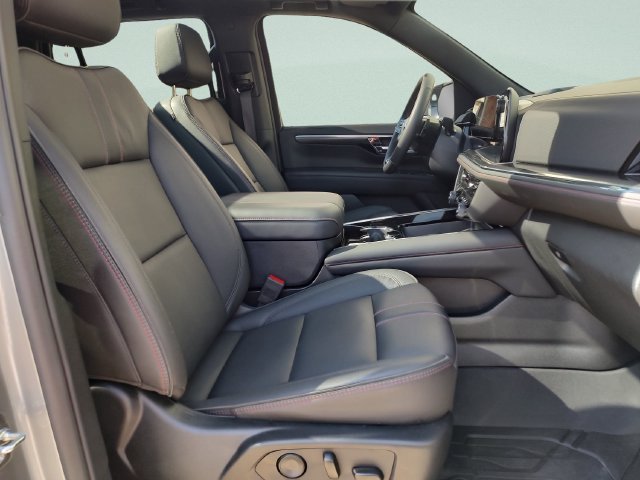 Used 2025 Gray Chevrolet RST image 29