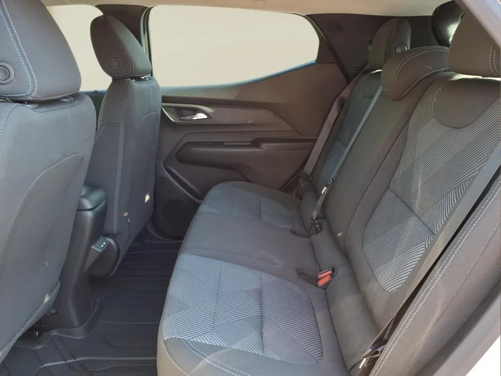 2027 Chevrolet Bolt LT - Photo 21