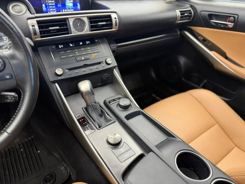 2016 Lexus IS 200t - Photo 47