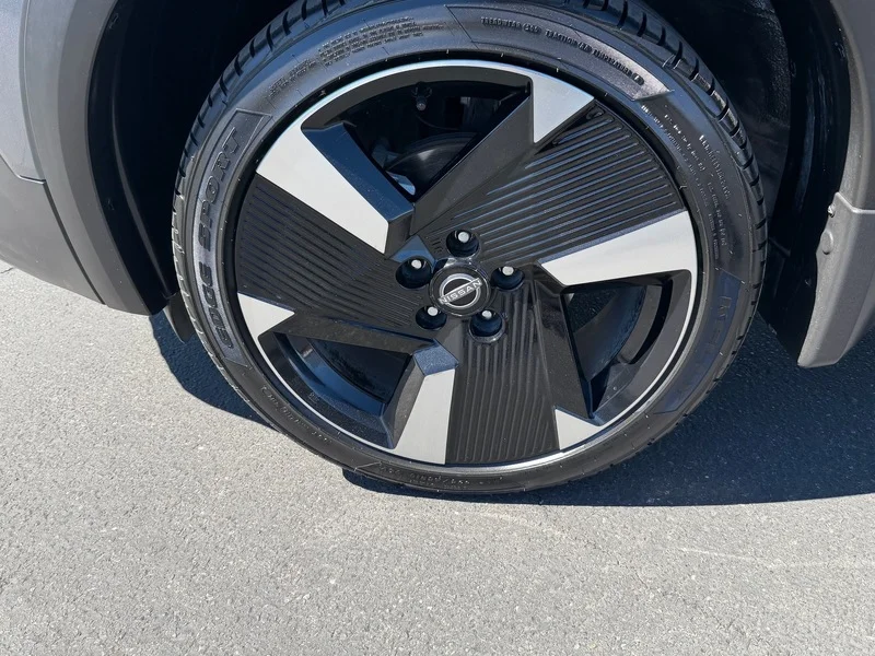 Used 2025 Gun Metallic/supe Nissan SR image 32