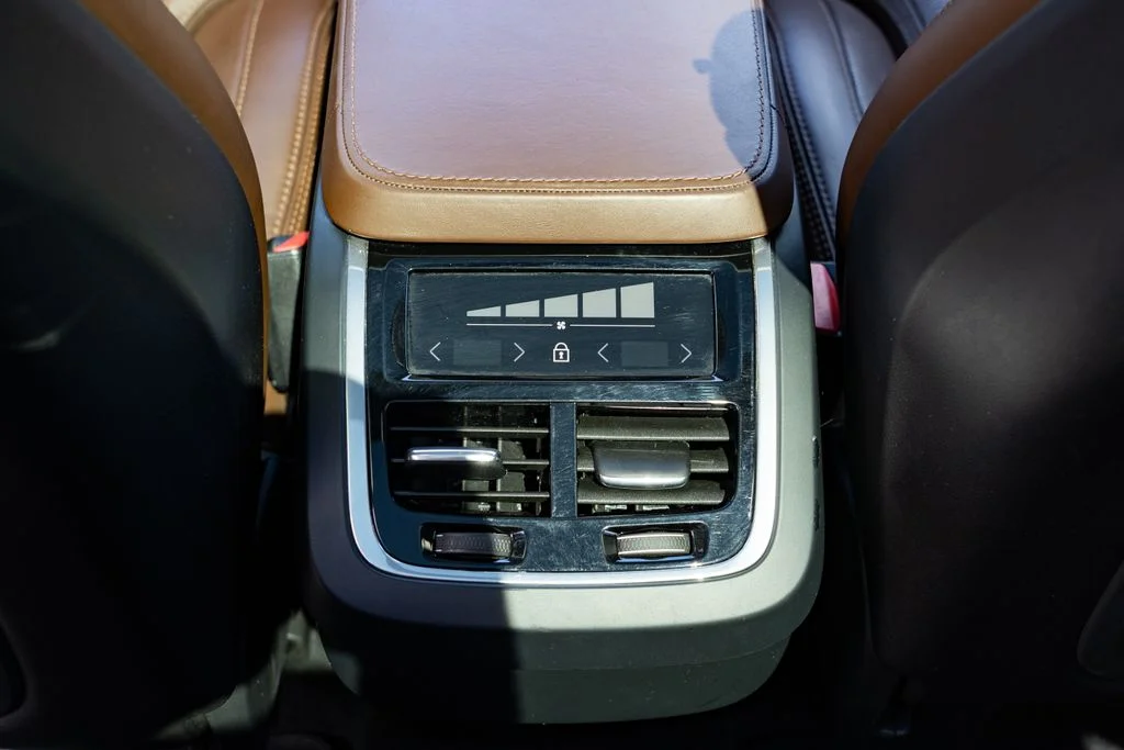 Used 2019 Black Volvo T6 Inscription image 9