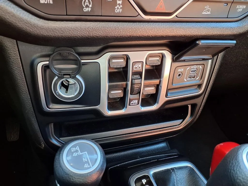 Used 2024 Gray Jeep Sport S image 10