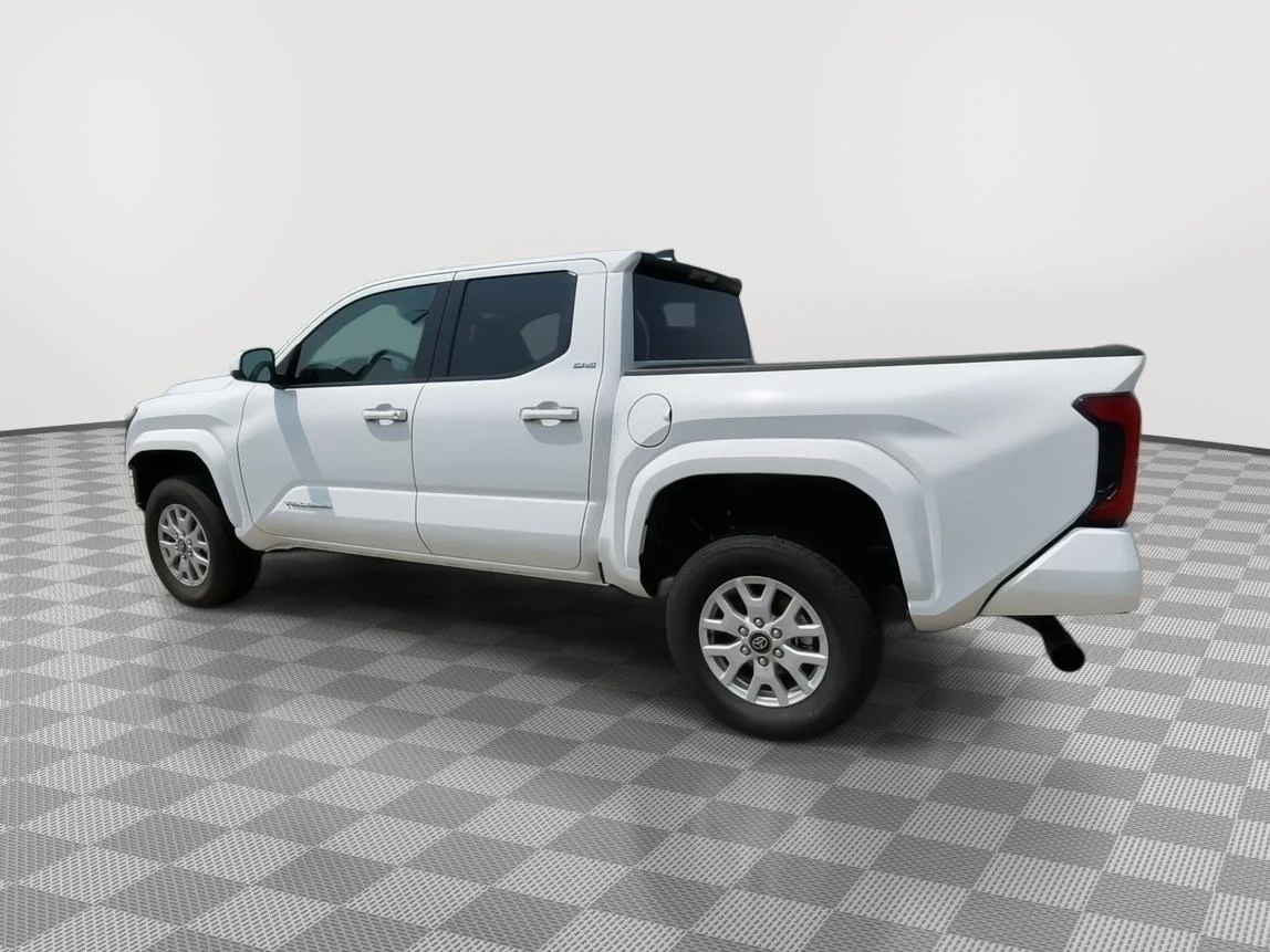 2025 Toyota Tacoma SR5 - Photo 9