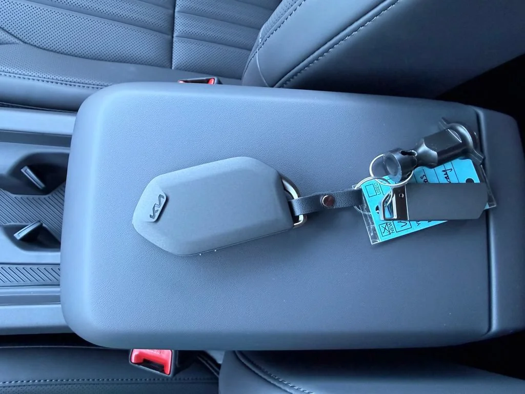 New 2027 Pale Gray Kia X-Line S image 31
