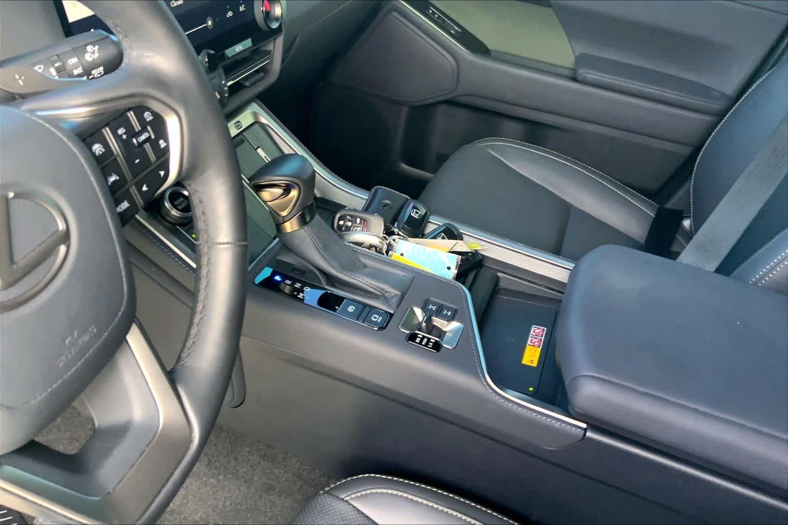 Used 2025 Incognito Lexus Overtrail image 16