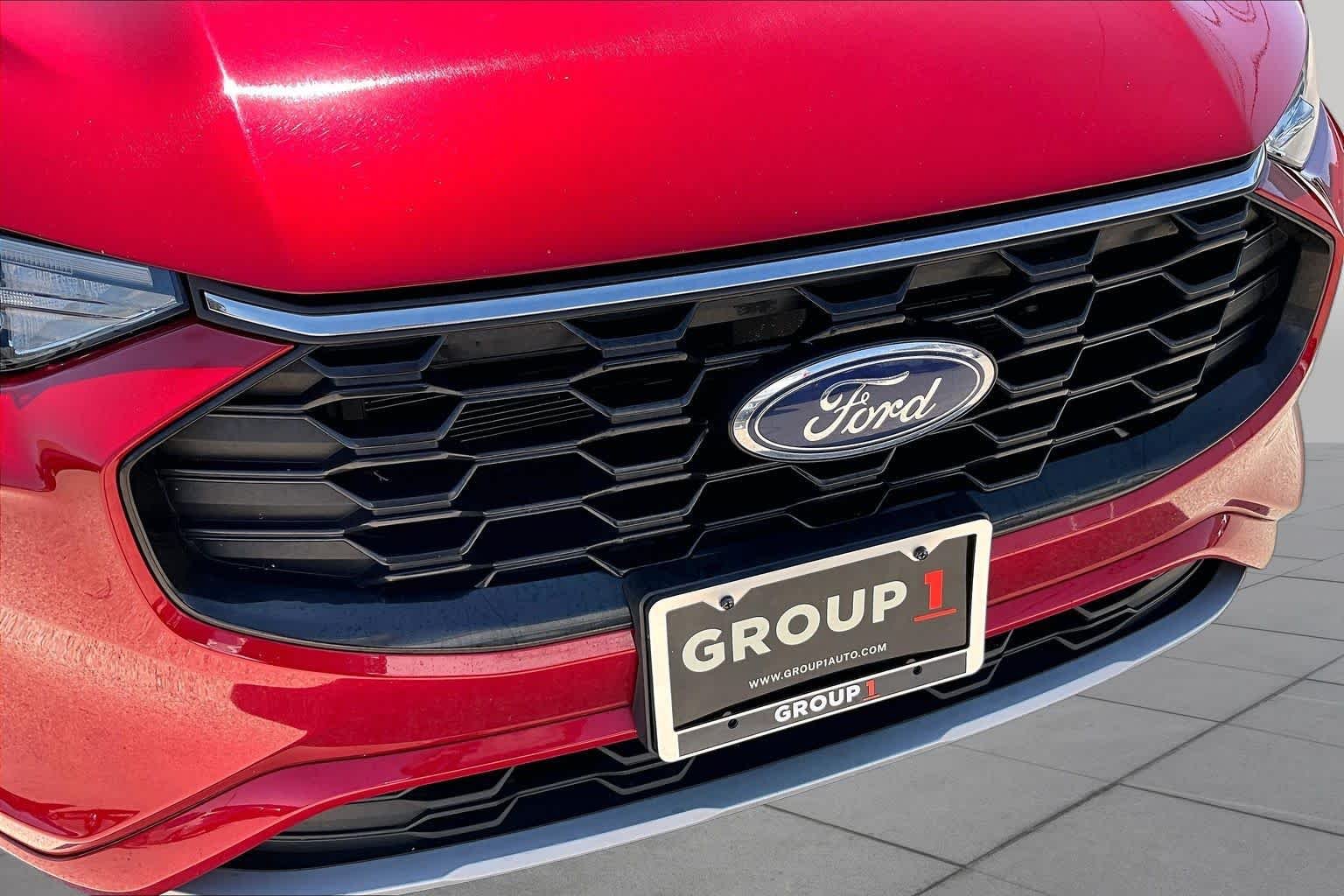 Used 2024 Rapid Red Metallic Tinted Clearcoat Ford ST-Line image 28