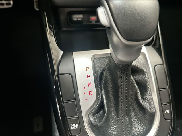 Used 2024 White Kia GT-Line image 23