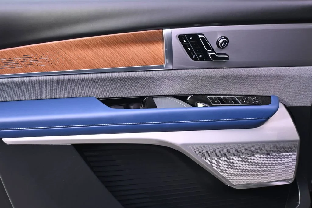 2026 Cadillac VISTIQ Premium Luxury - Photo 23