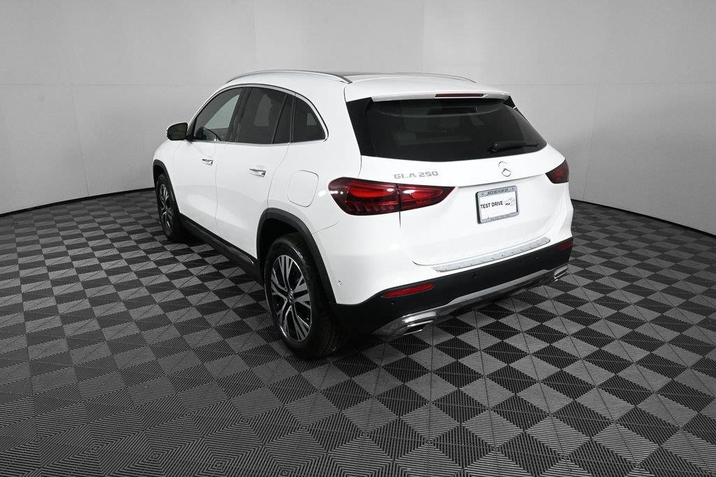 New 2026 Polar White Mercedes-Benz GLA 250 image 5