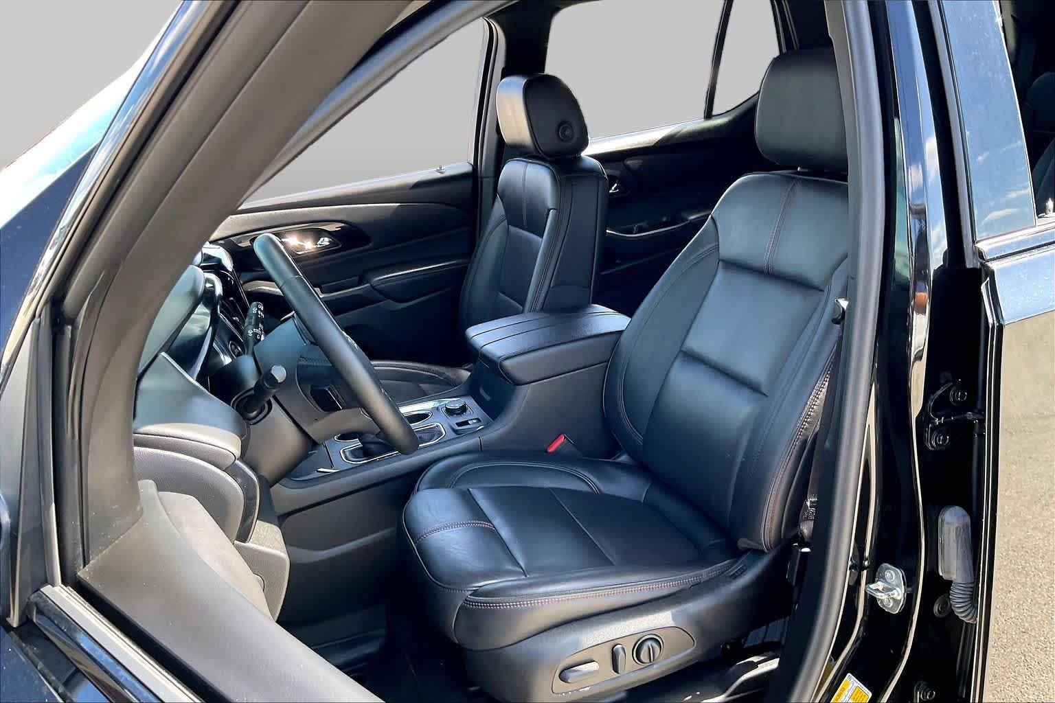 Used 2023 Mosaic Black Metallic Chevrolet RS image 8