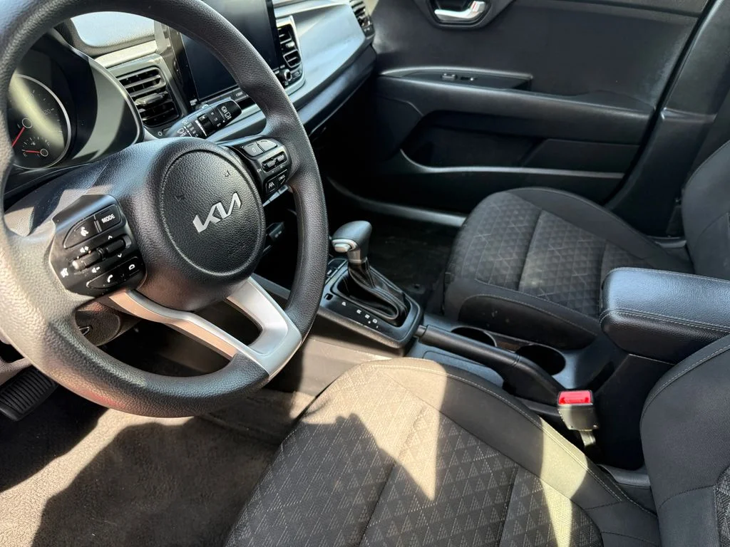 Used 2023 Red Kia S image 26