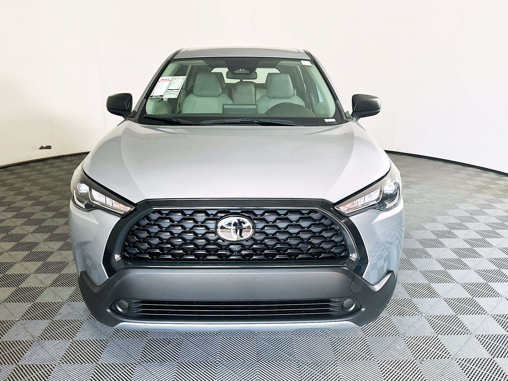 Used 2023 Silver Toyota L image 8