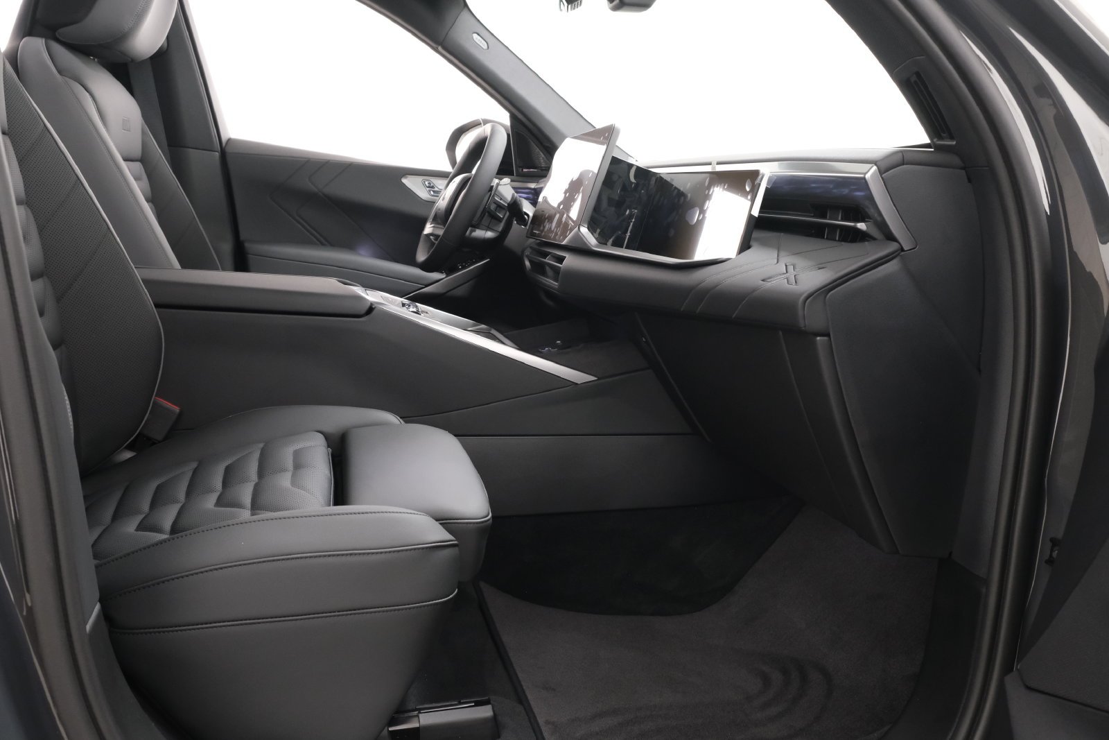 New 2027 Dravit Grey Metallic BMW  image 42