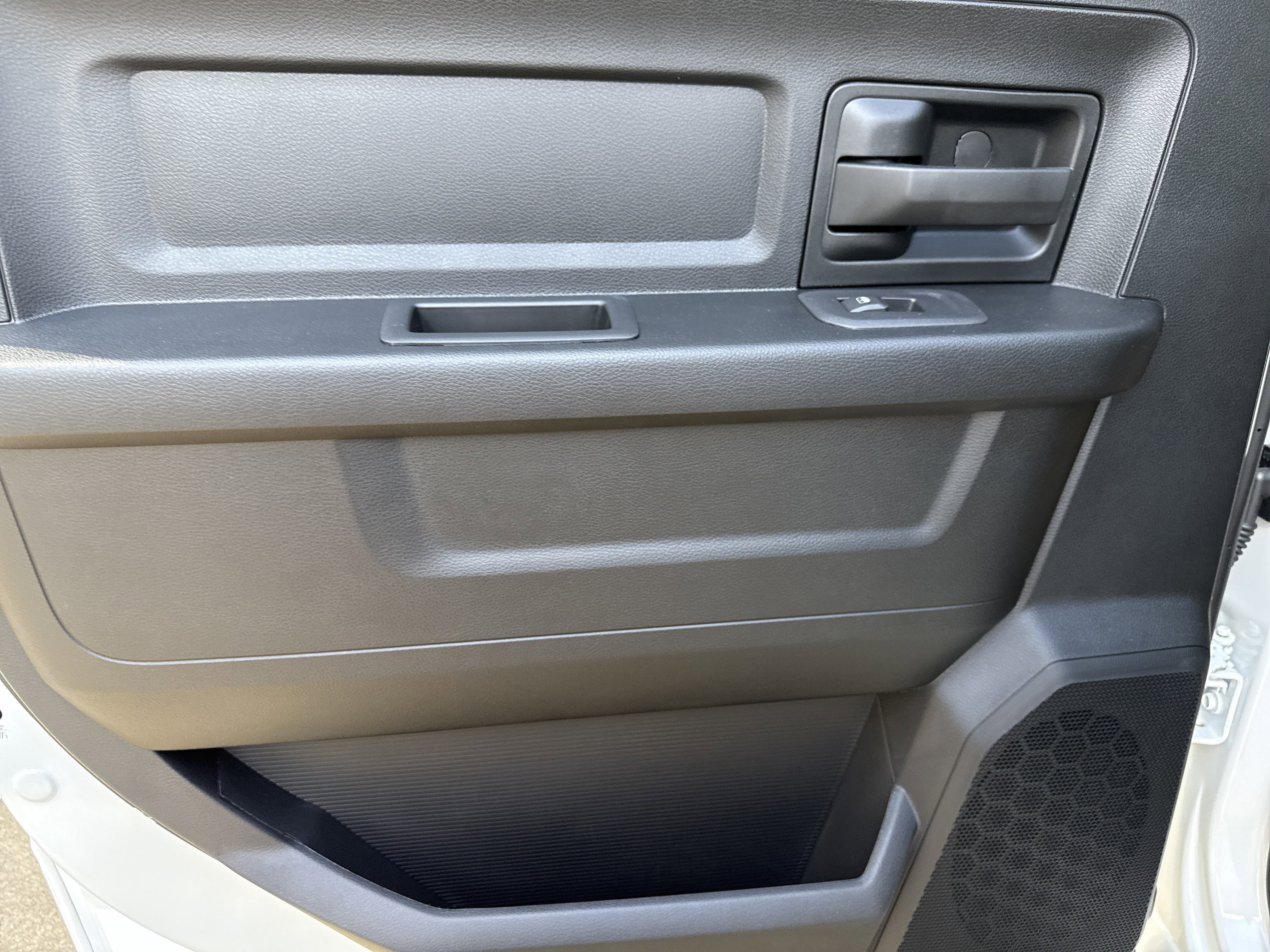 New 2026 Bright White Clearcoat RAM Tradesman image 31
