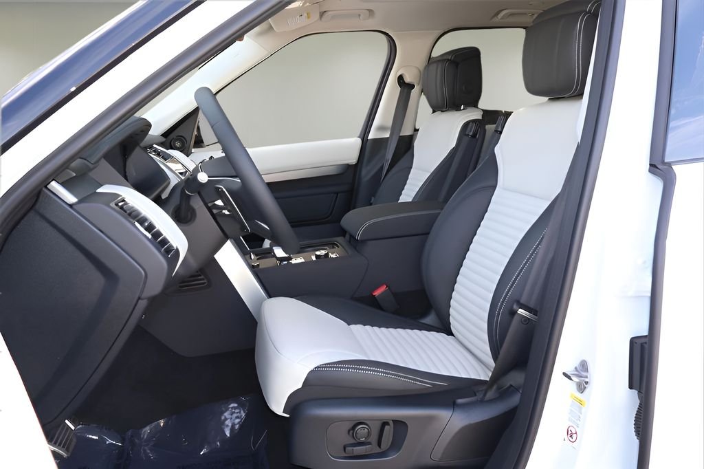 Used 2026 White Land Rover  image 12
