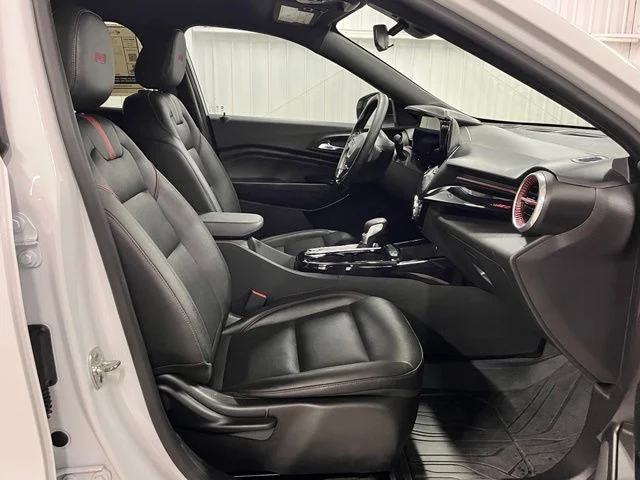 Used 2025 White Chevrolet 2RS image 22