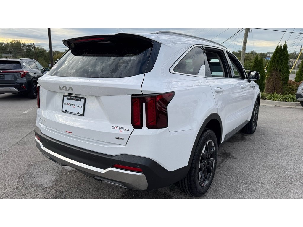 2026 Kia Sorento S photo 3